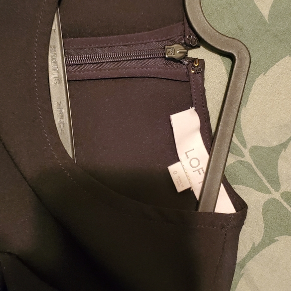 The Perfect LBD with gorgeous ruffles - Picture 7 of 8